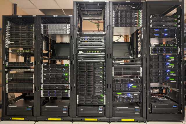 SCSServerRoomRacks-scaled
